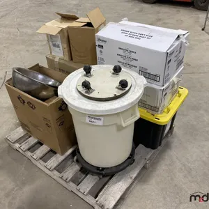 Pallet w/ Tubs, Bins, Bowls, Bathroom and Pizza Accessories
 UNRESERVED