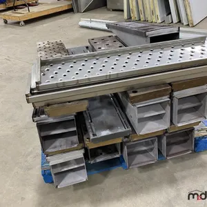 Aero Stainless Ltd. Exhaust Hood w/ Attachments
 UNRESERVED