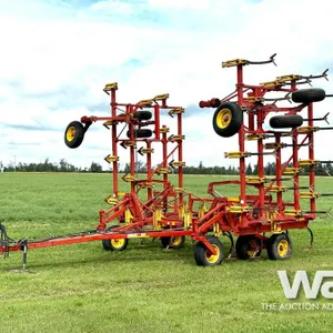 1992 BOURGAULT 8800-36 40 FT. CULTIVATOR