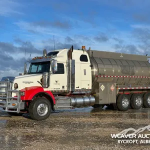 2013 WESTERN STAR 4900SA TRI DRIVE TANK TRUCK