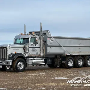2020 WESTERN STAR 4900SF TRI DRIVE DUMP TRUCK