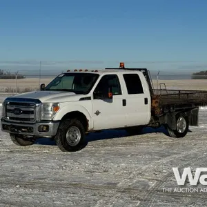 2012 FORD F350 XLT CREW CAB FLATBED TRUCK