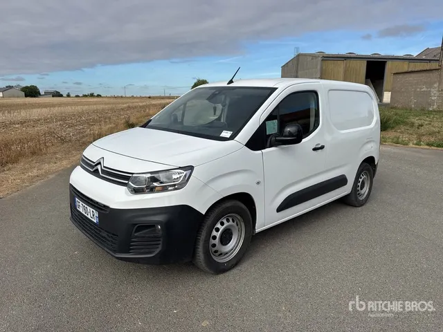 Vente agricole ETA Prestafarm, Sainville, FRA