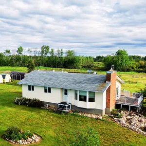 Sep 15 (10 am) - Sep 17 (10 am) Unreserved Real Estate Auction 20± Acres with Home and Outbuildings, near Manning, AB 26IJ