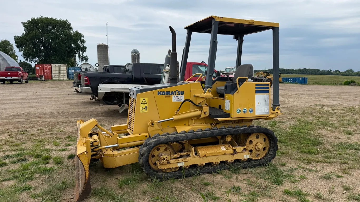 Construction, Trucks & AG Equipment: Komatsu Dozer, Dump Trucks, Semi, Grain Equipment