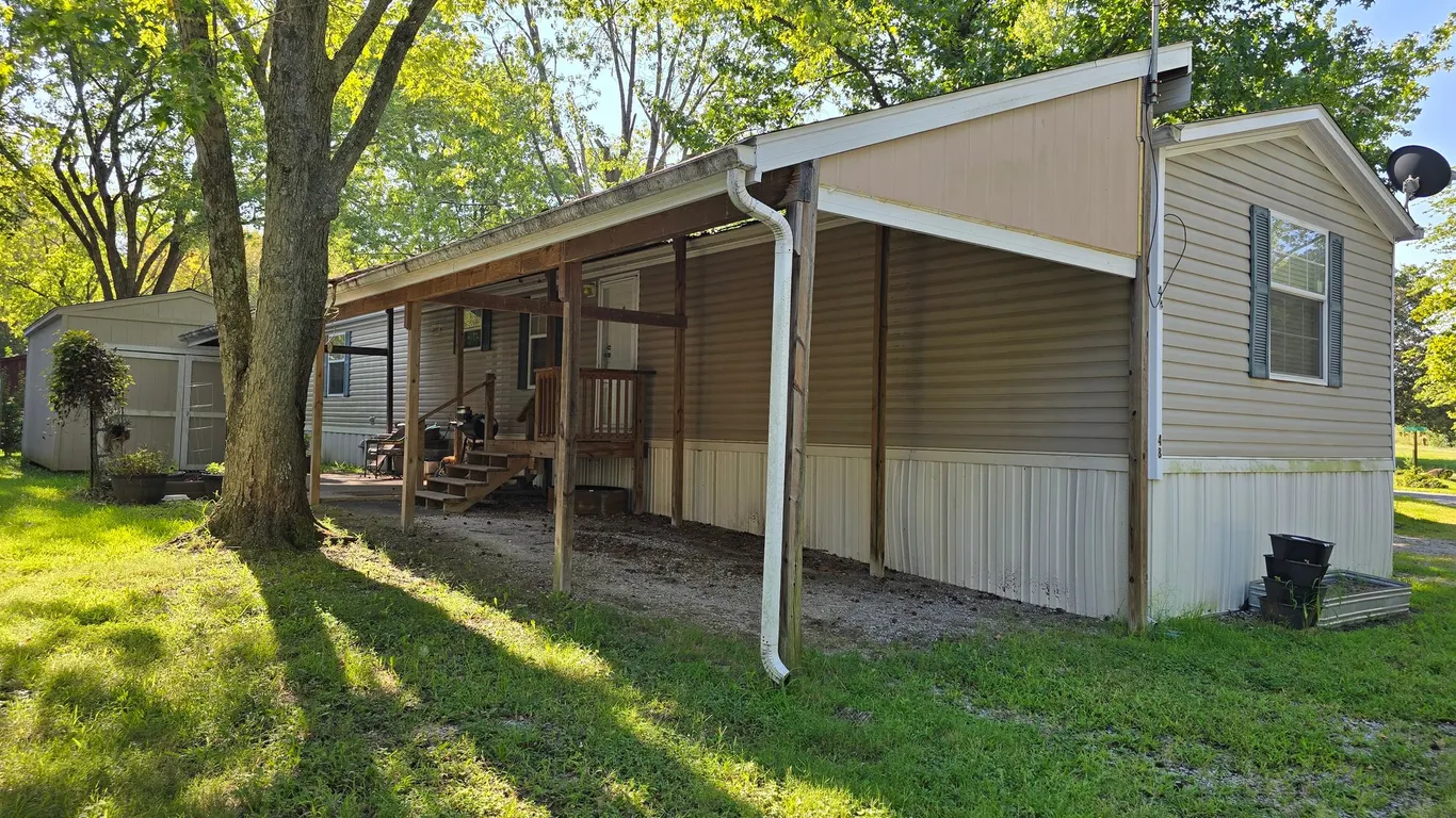 48 Golden Ash Lane, Carbondale, IL 62902