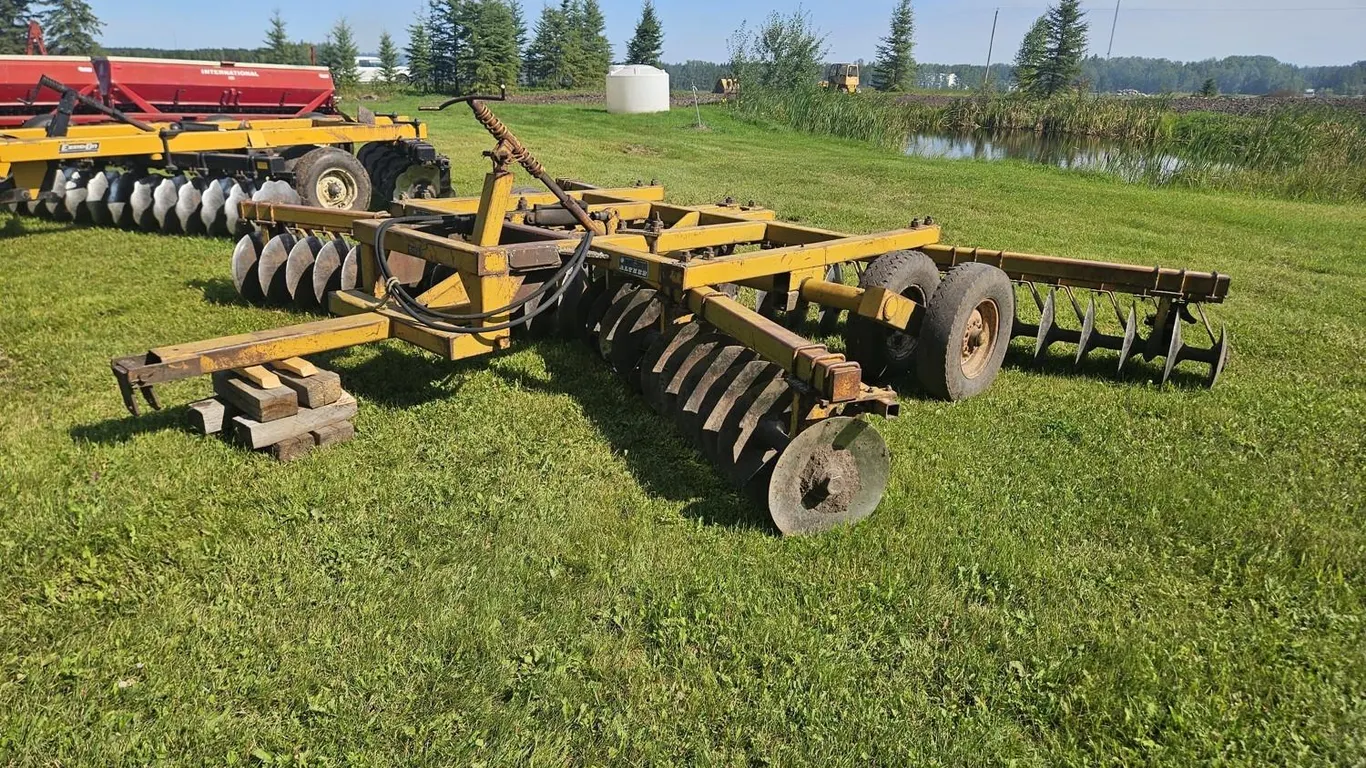 Sep 29 (9 am) - Oct 1 (9 am) Unreserved Online Auction for Jeff MacKay, Carrot Creek, AB 26IK