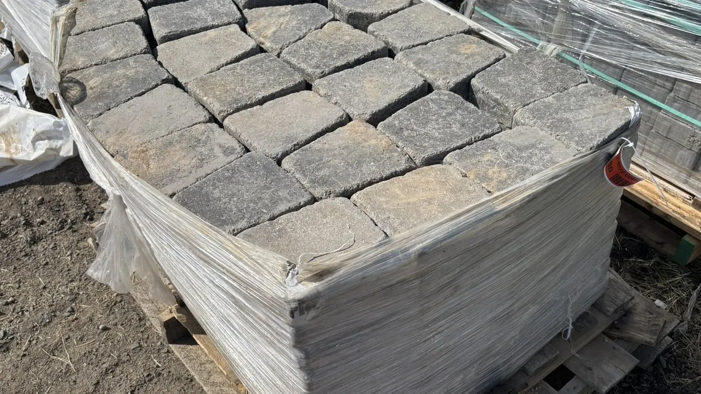 New Landscape Pavers: Assorted Colors and Styles