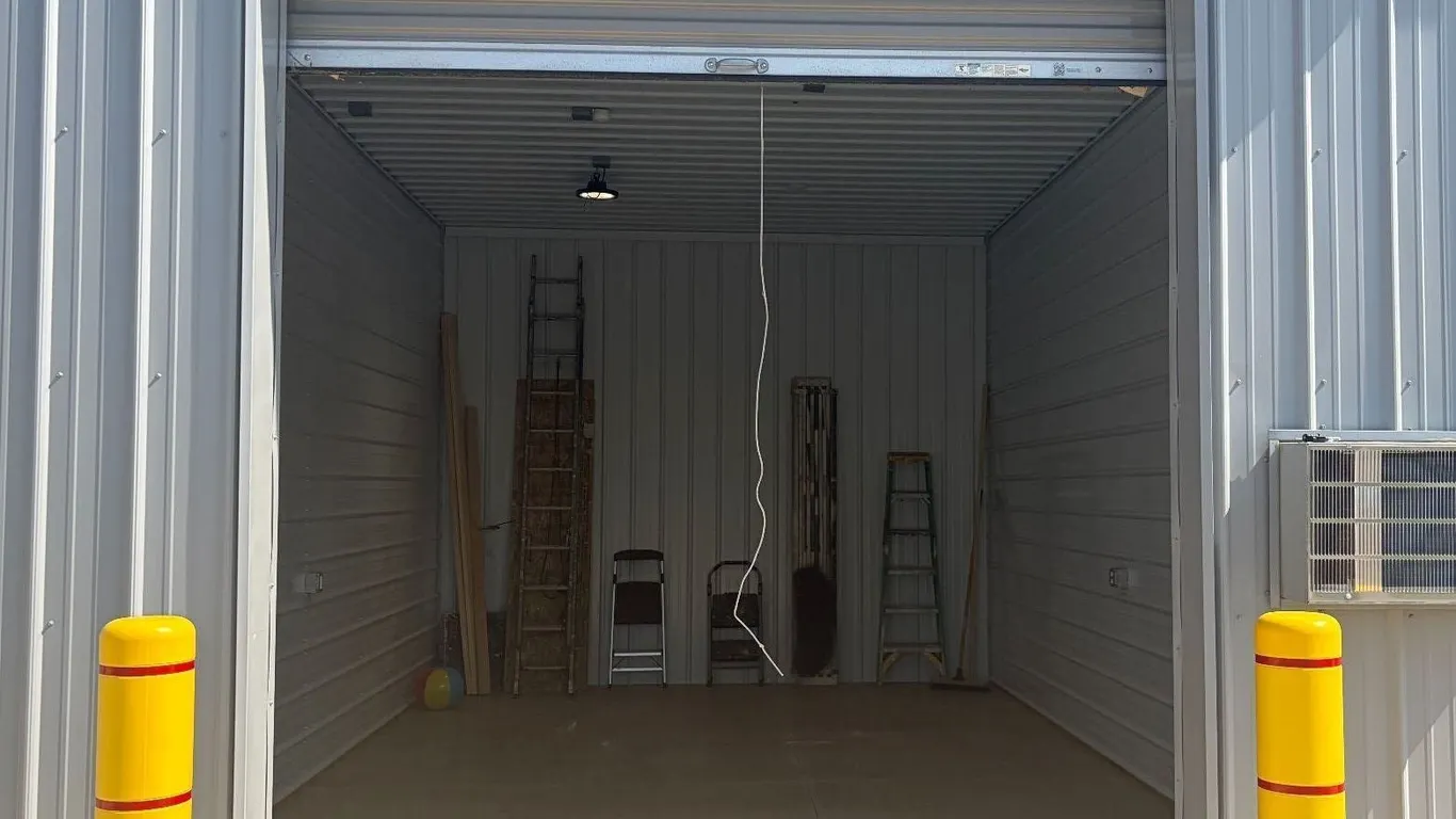Delinquent Lewis Center Storage Unit Auction