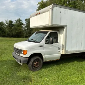 2003 Ford E-450 Box Van