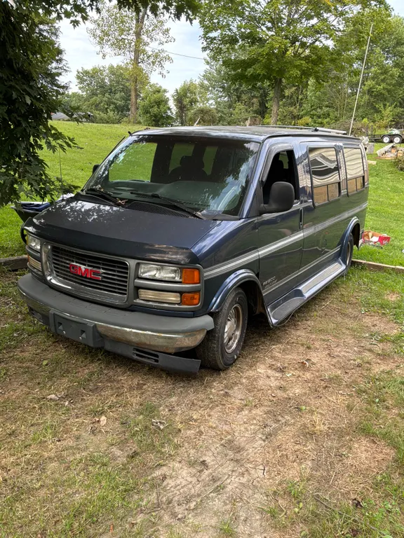1996 GMC 1500 Stealth Sport Passenger Van