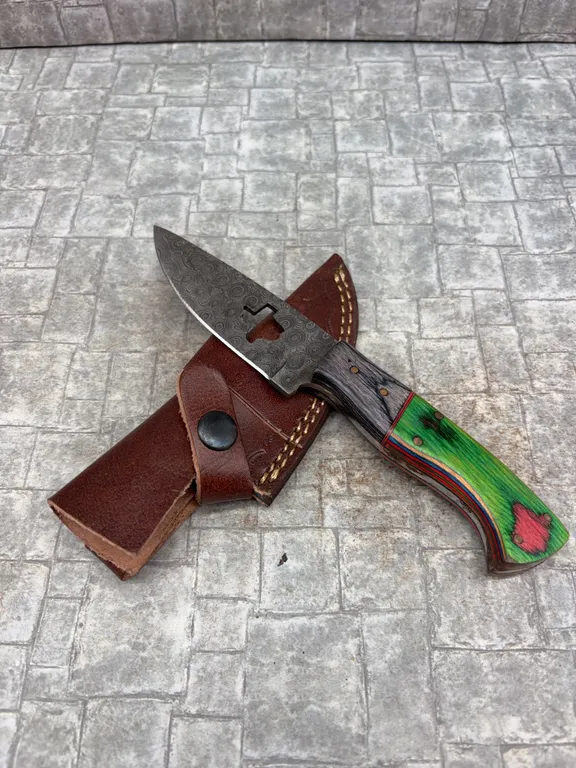 DAMASCUS KNIVES WITH LEATHER SHEATHS