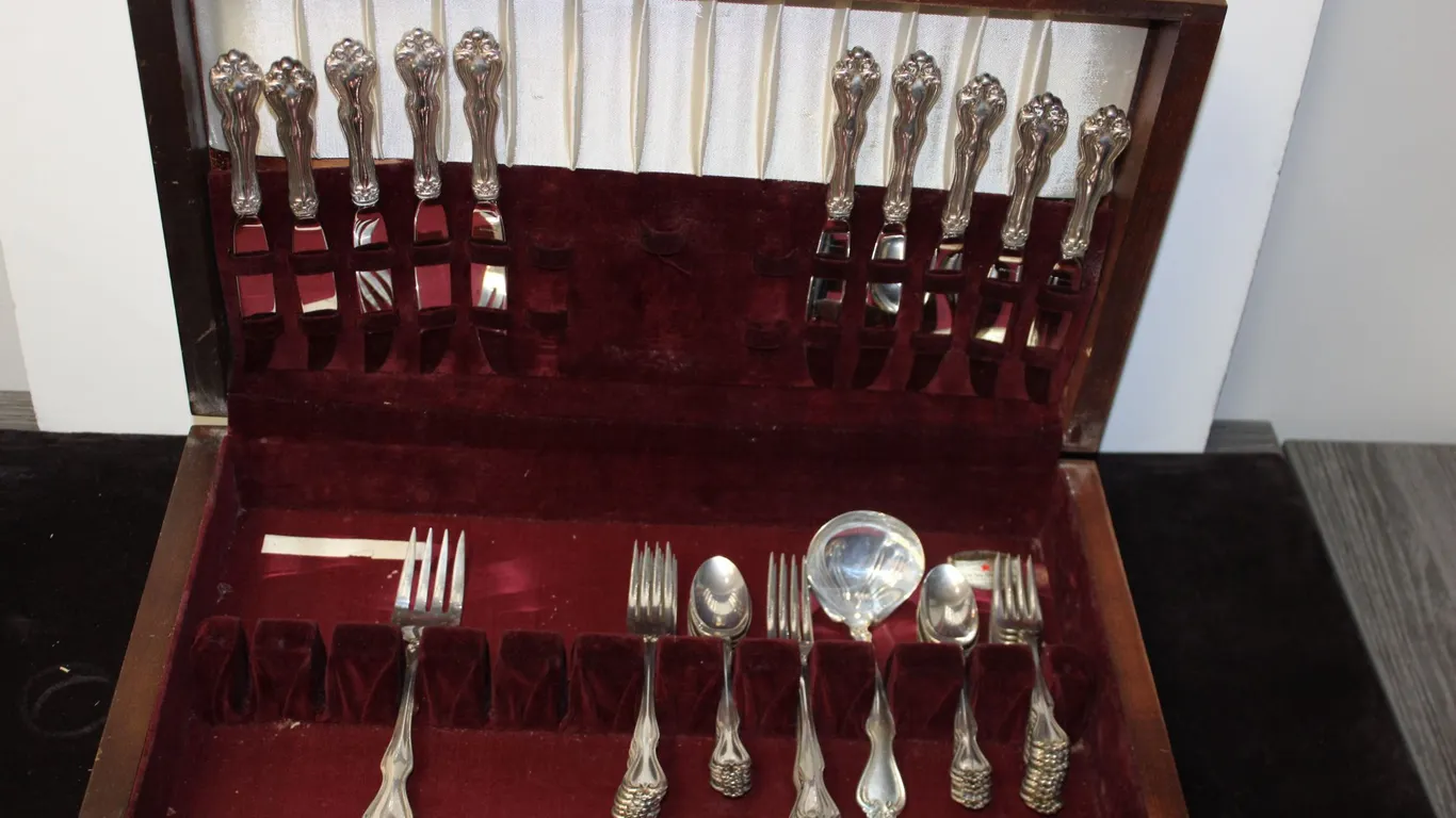 Exceptional Sterling Silver and Silver Plate Flatware Serving Pieces & Napkin Rings