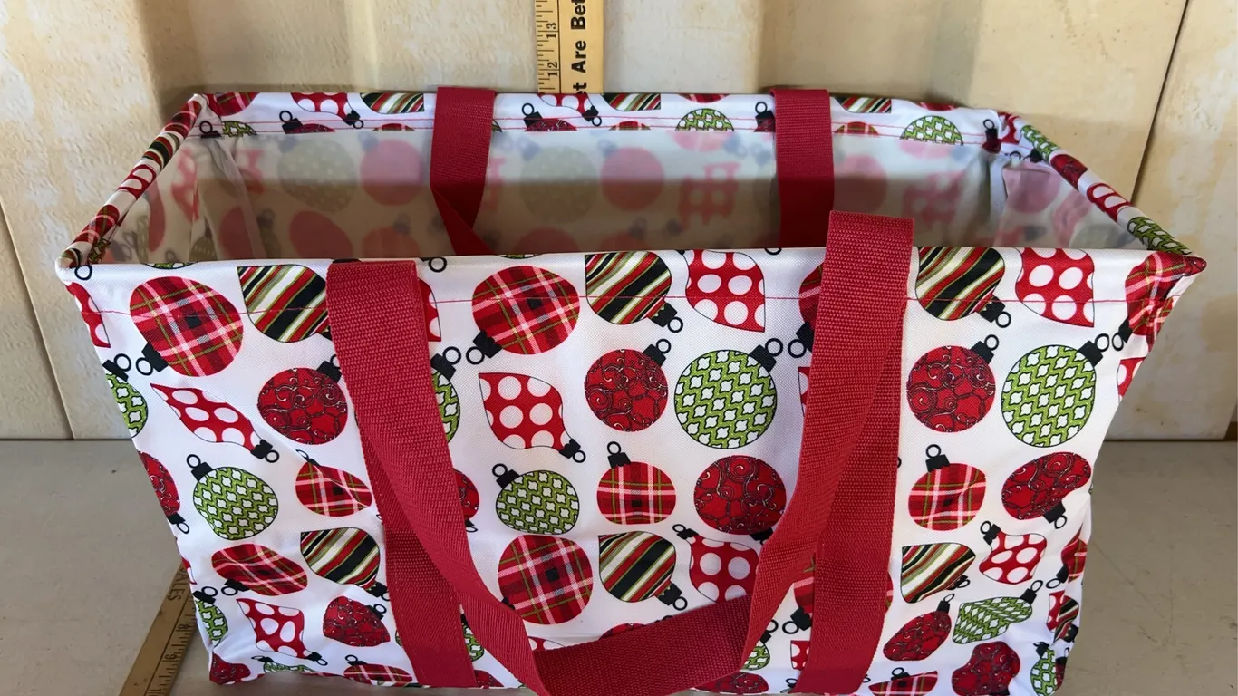 CHILLICOTHE: Crocks, Pyrex, Dish Sets, Jacquard Style Blanket, & More