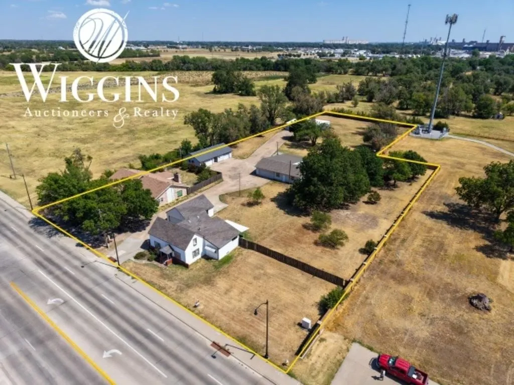 10/9 PRIME ENID MULTI-USE REAL ESTATE
