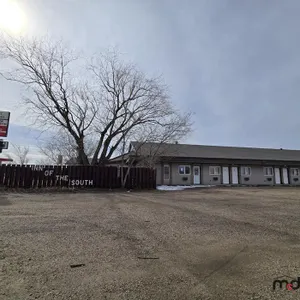 REAL ESTATE - THE INN OF THE SOUTH, SHAUNAVON, SK