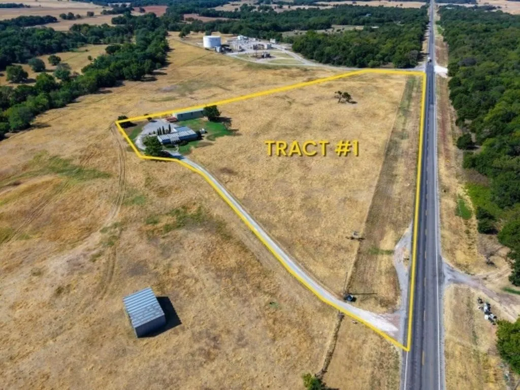 10/15 140 +/- Ac. in 3 Tracts | Home & Outbldgs | Creek
