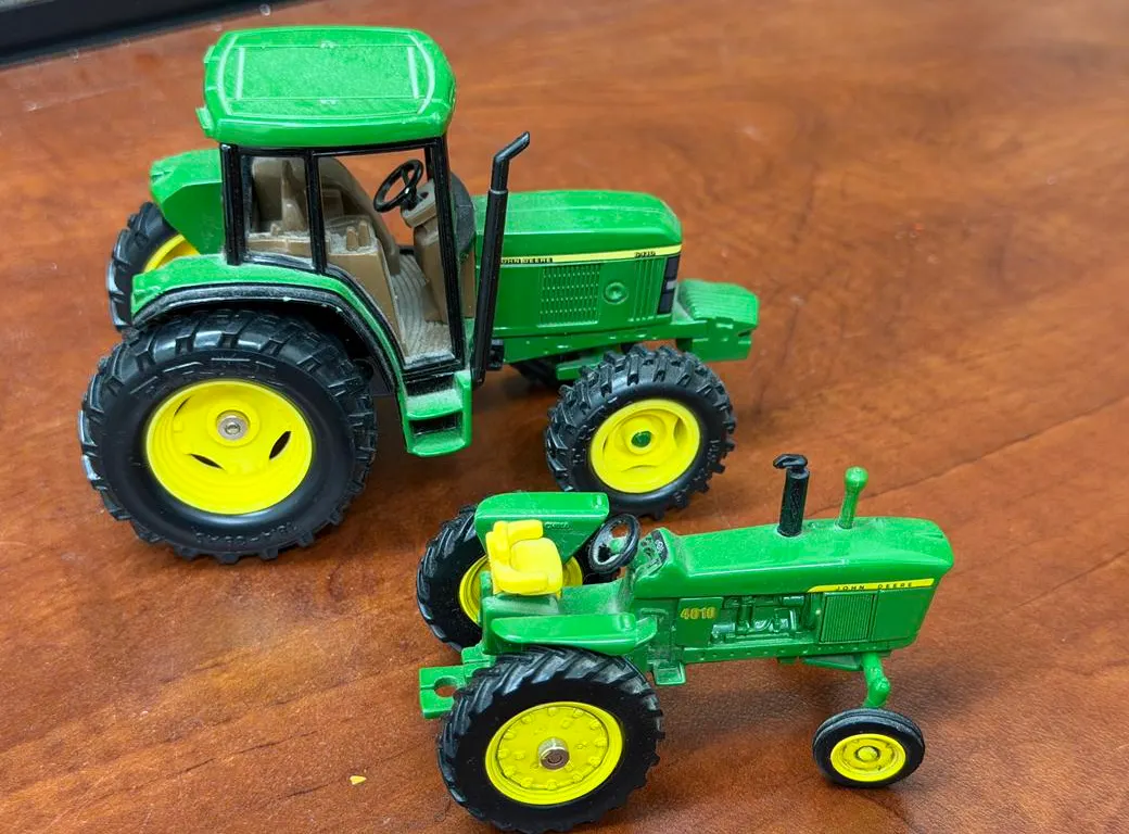 October 28ᵗʰ Saskatoon Toy Tractor and Collectibles Auction For Tom and Marlene Botterill - DAY #2