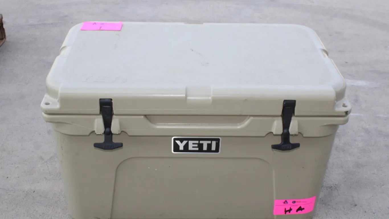 Coolers, Paintings, and More! - Tomball, TX 77337