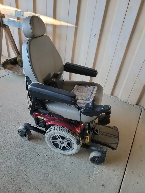 CHILLICOTHE: Jazzy 614 HD Scooter & Haul-Master Scooter Carrier Hitch