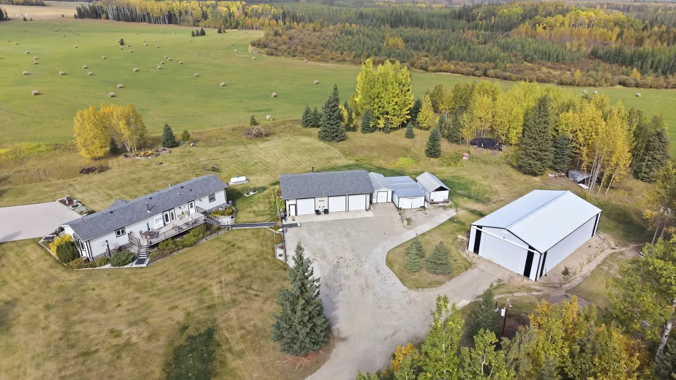 6.4 Acreage Property with Triple Modular Home Located In Clearwater
