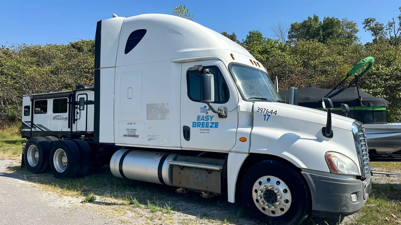 Bankruptcy Vehicle Auction: 2017 Freightliner Cascadia Sleeper Truck-Tractor