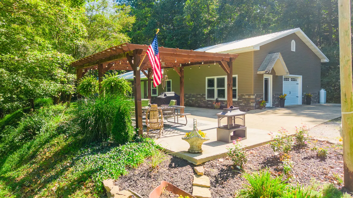 Holmes County Home on 3.96 Acres