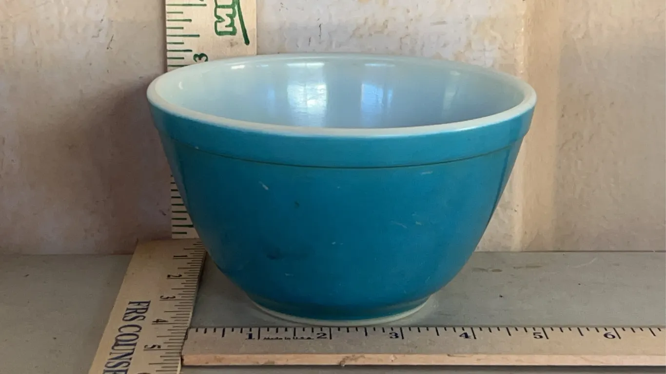 CHILLICOTHE: Turkish Water Pitcher, Pyrex, Tonka, Singer Sewing Machines, & More