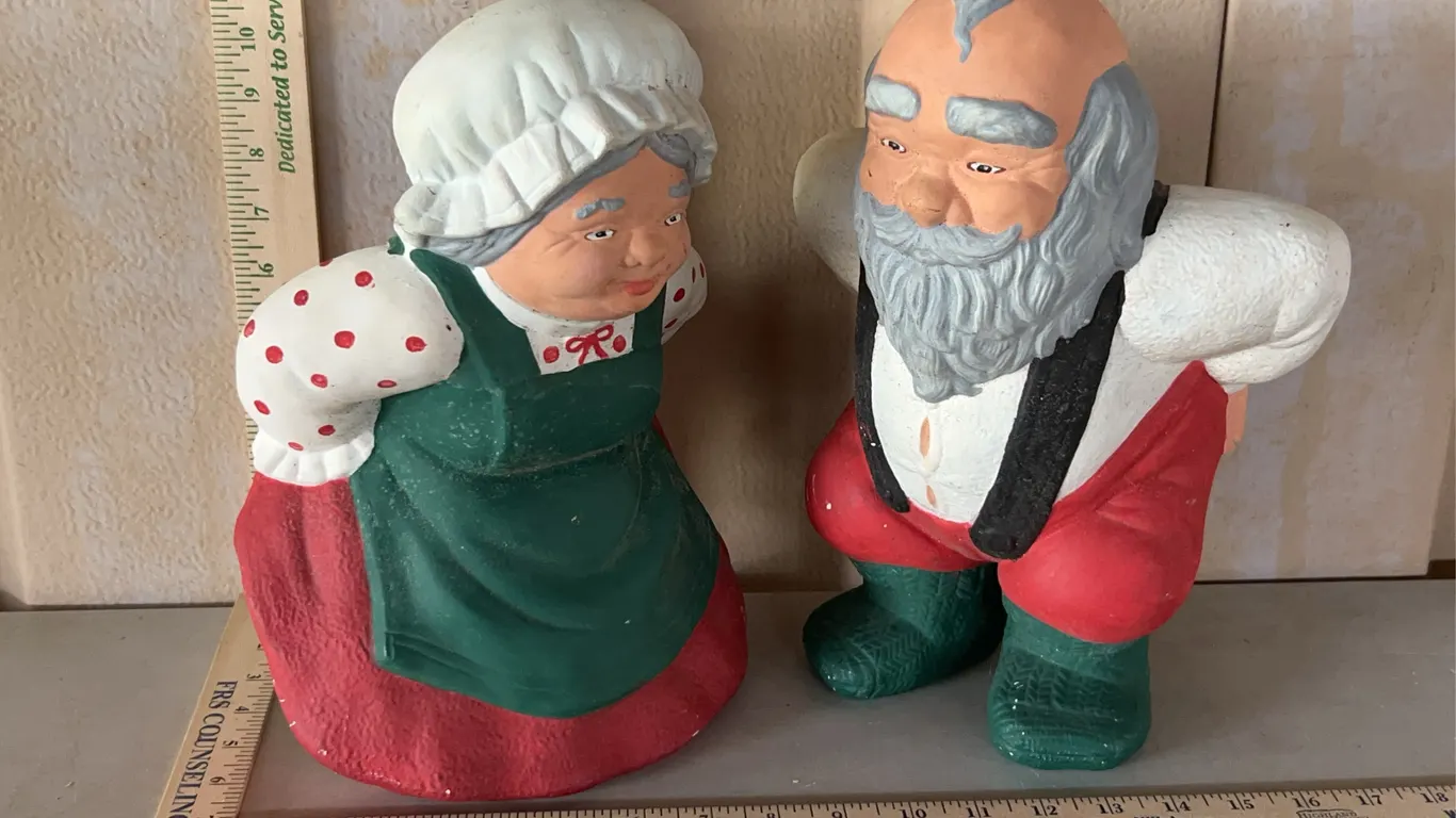CHILLICOTHE: Dietz Lanterns, Comics, Hallmark, Coca Cola, B&B Works, More