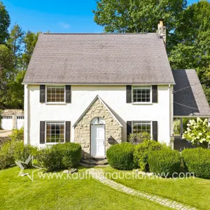 Charming Stucco Home in Fairmont’s West End (WV)
