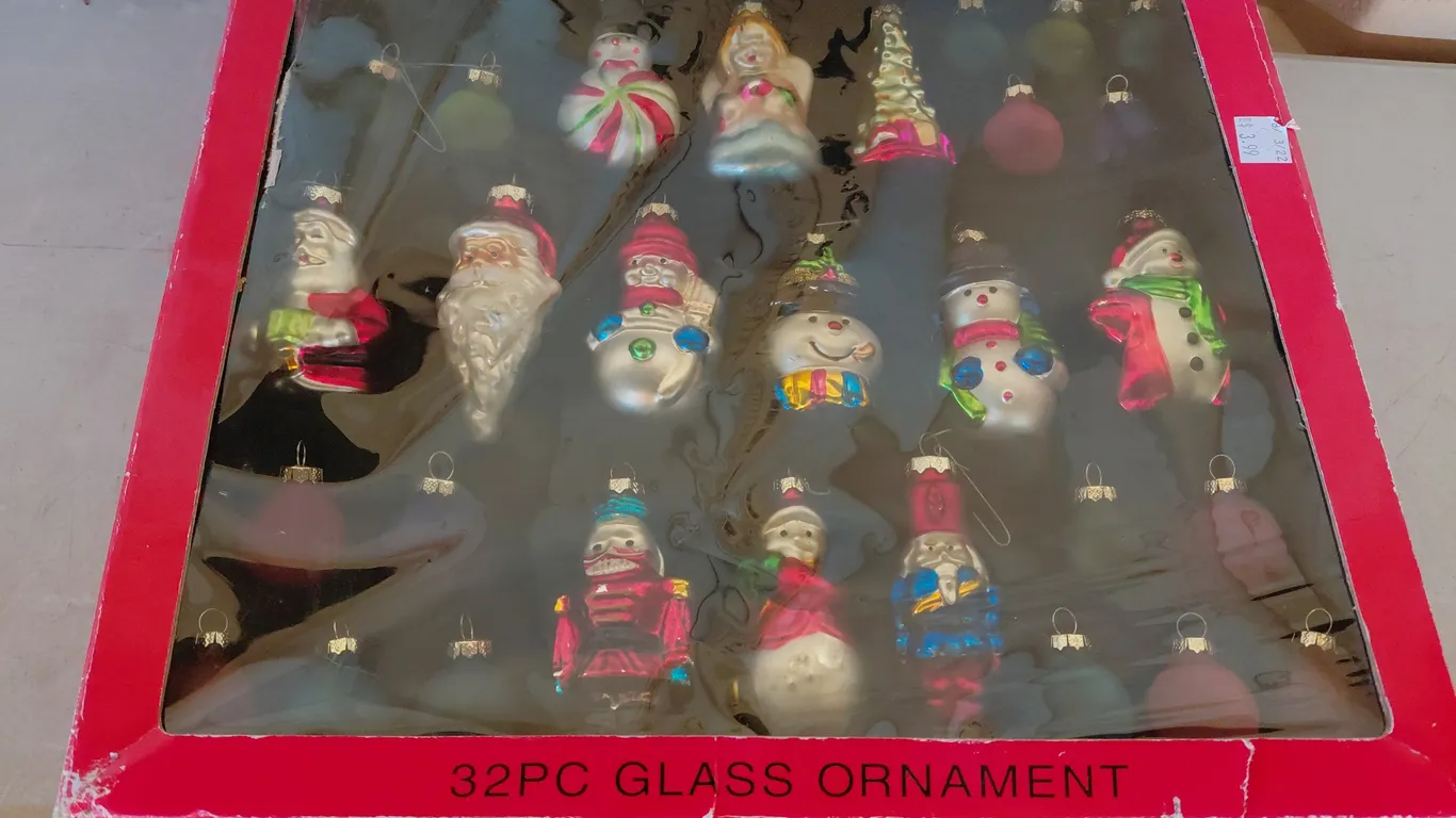 CHILLICOTHE: Fenton Bells, Ceramic Christmas Trees, Blow Mold Snowman, Vintage Coca Cola Calendar