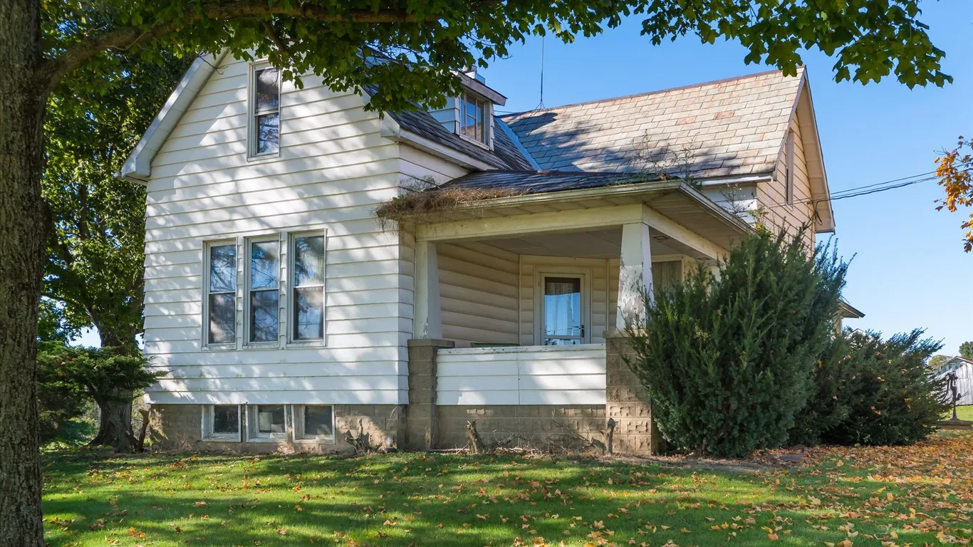 Absolute Guernsey County Home on 2.5 +/- Acres