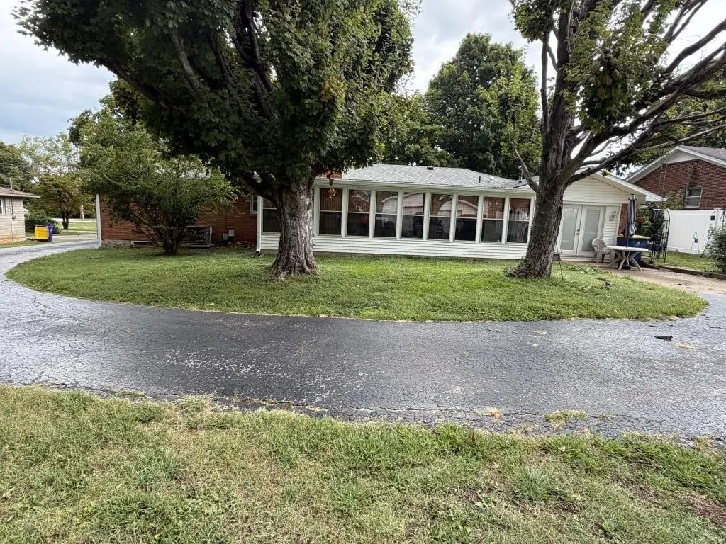 2433 Smallhouse Road, Bowling Green KY
