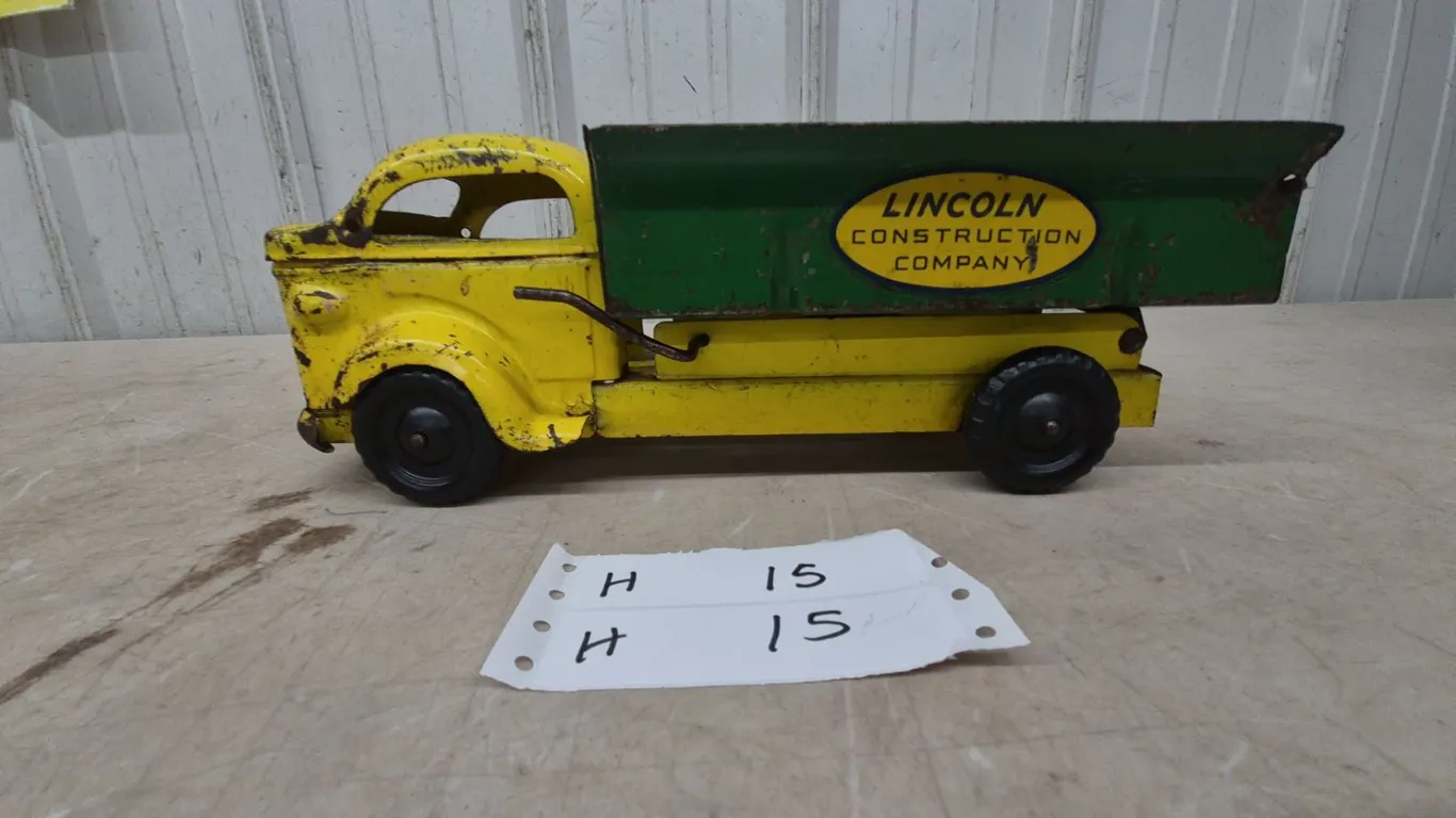 Vintage/Collectible Toy Auction - December 8, 2026 @ 7:00PM