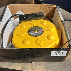 Retractable cord reel