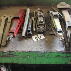 4 - CAR JACKS