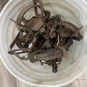 16 - LEG TRAPS