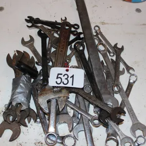 ASSORTMENT OF FLAT WRENCHES