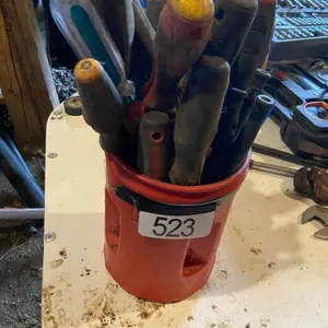 ASSORTMENT OF SCREWDRIVERS