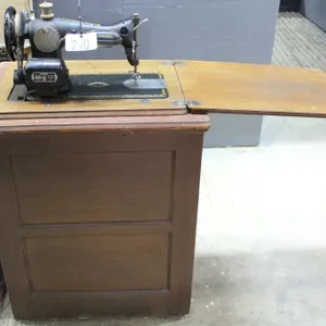 SINGER SEWING MACHINE