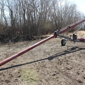 SAKUNDIAK HD7 - 1400 AUGER W/ 20 HP HONDA