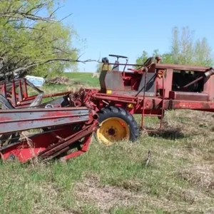 VERSATILE 400 W/ 20' HEADER & BATT REEL