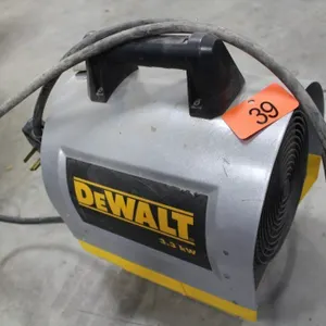 DEWALT 3.3KW HEATER W/ 220 PLUG