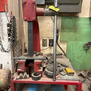 Buffalo 3 ton press w/stand