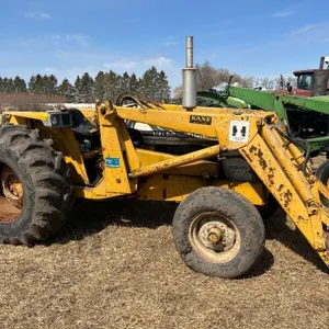 INTERNATIONAL 2500 SERIES B W/LOADER & BUCKET