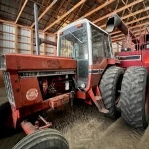 IH 1086 W/ 18.4 X 38 FACTORY DUALS