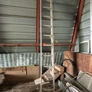 Aluminum extension ladder