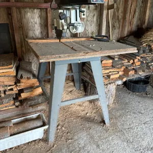 Radial arm saw