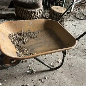 Small wheel barrel