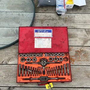 Tap and die set